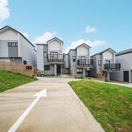 West Harbour Modern 4-Bedroom Retreat Auckland Exterior photo