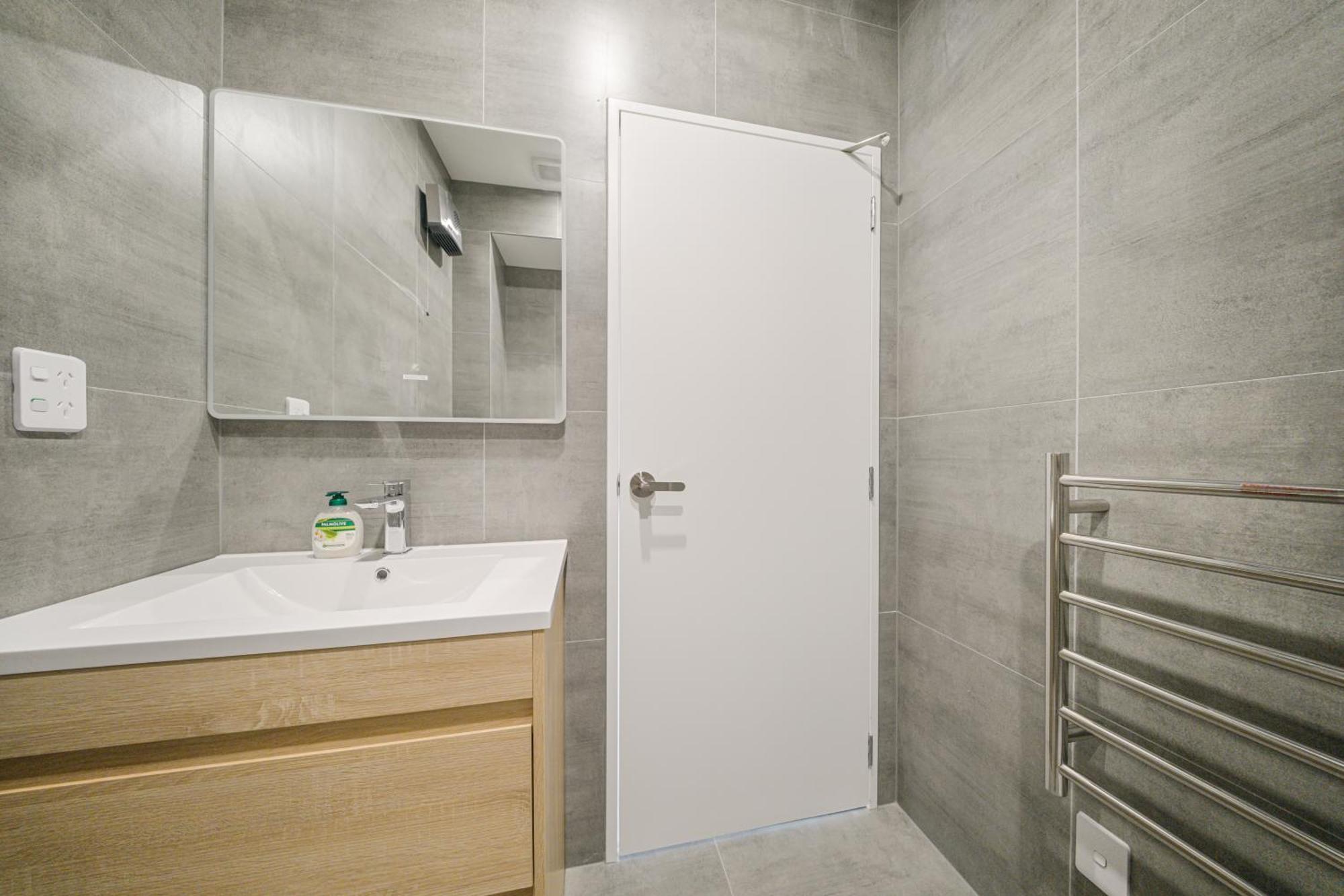 West Harbour Modern 4-Bedroom Retreat Auckland Exterior photo