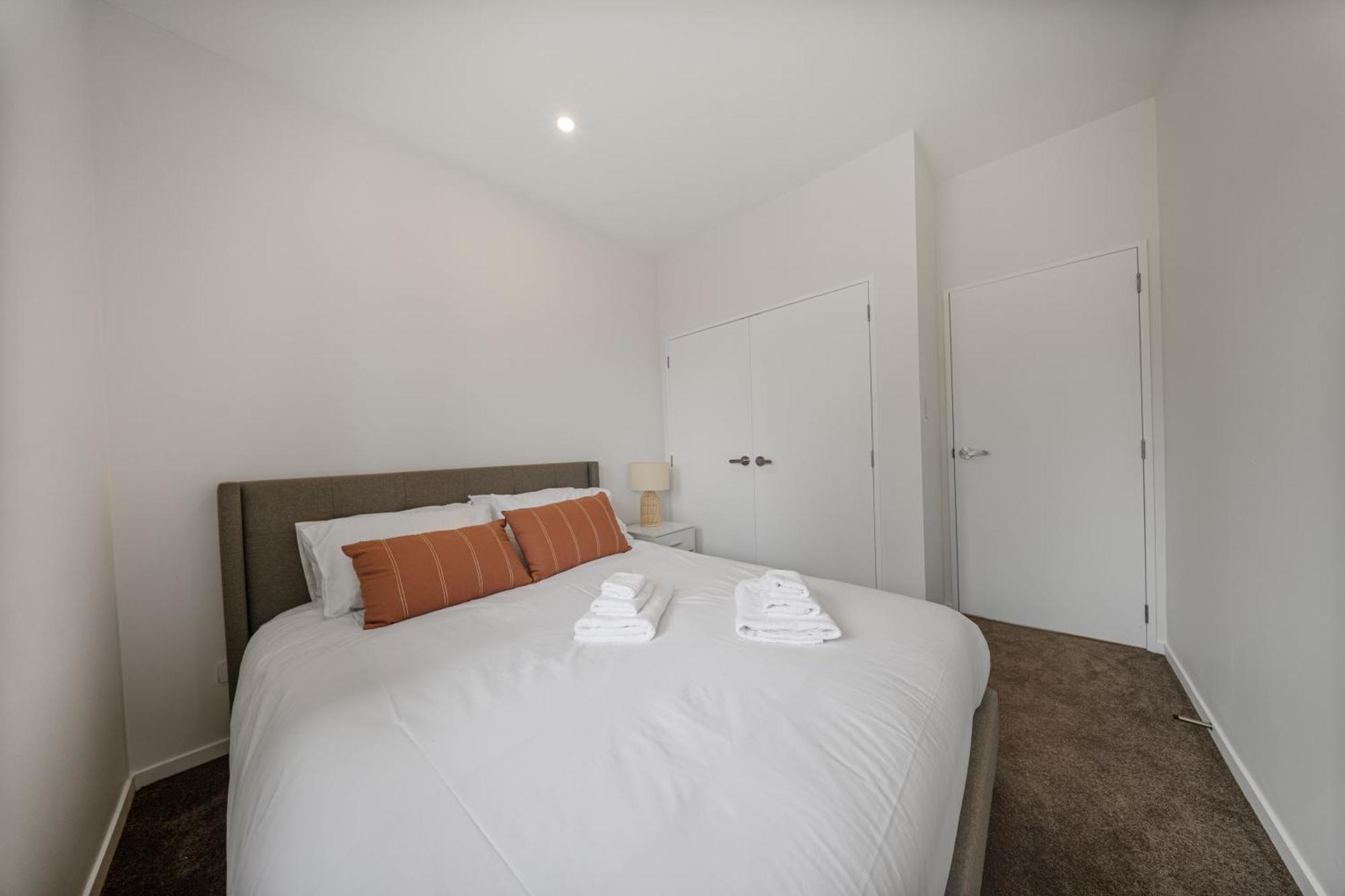 West Harbour Modern 4-Bedroom Retreat Auckland Exterior photo