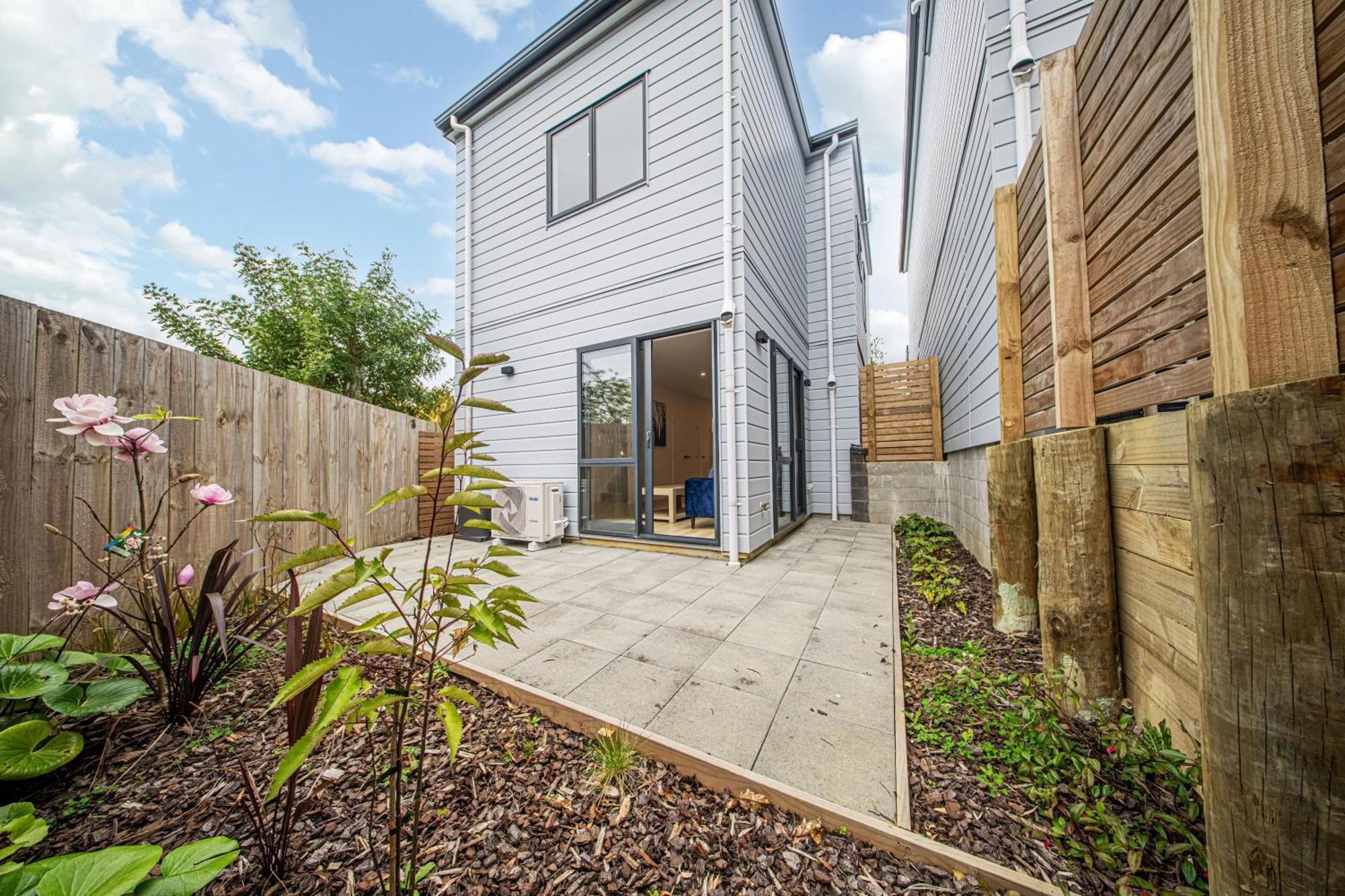 West Harbour Modern 4-Bedroom Retreat Auckland Exterior photo